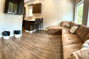 Alyeska Adventure Stop (3 Bedroom Duplex Home)